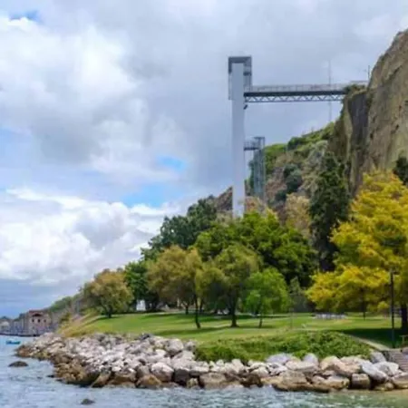 Lisbon South Bay Modern With River View