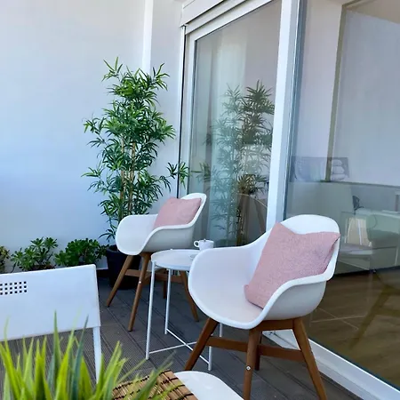 Lisbon South Bay Modern With River View Almada