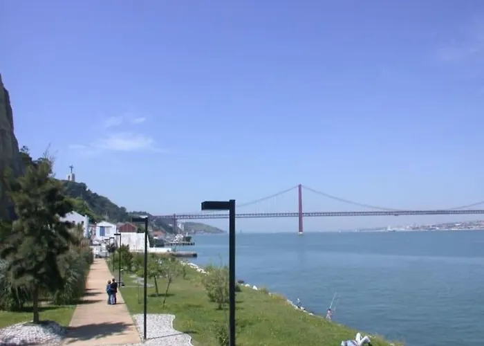 Lisbon South Bay Modern With River View Appartement *