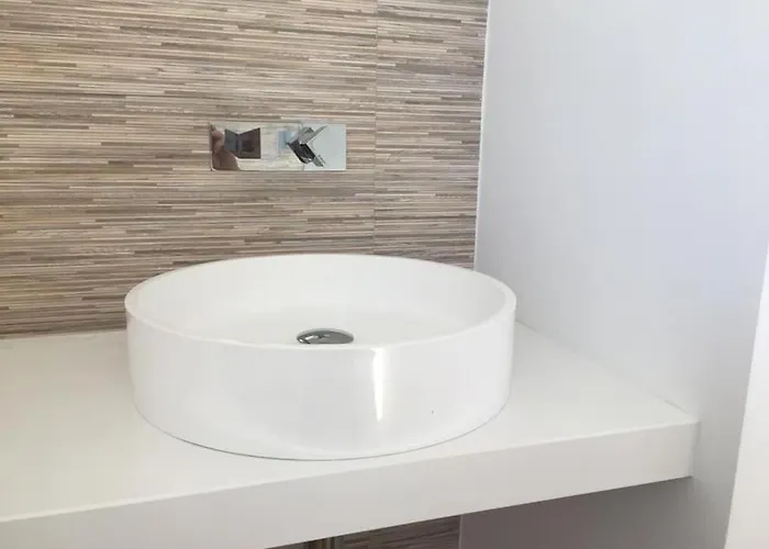 Lisbon South Bay Modern With River View *